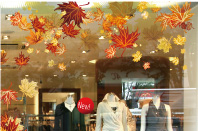 季節ごとのウィンドウ装飾